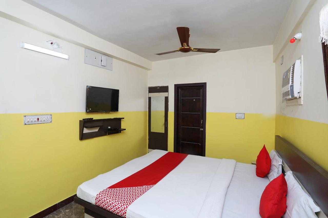 Oyo 26152 Hotel Aarush Дігха Екстер'єр фото